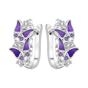 Pendientes/argollas desmontables de latón blanco con mariposas y estrellas moradas, un regalo original y exclusivo para niñas, muy vendidos. - Product Image 1