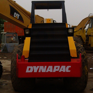 Rouleau vibratoire à double tambour Dynapac CA251D, puissance 92 kW, poids 30 000 kg, moteur à essence, capacité de montée de 30 % - Product Image 1