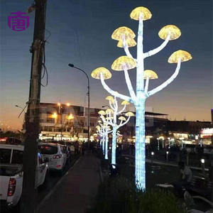 Lumière LED de Noël en forme de champignon pour extérieur avec télécommande étanche IP65 pour la décoration de paysages, centres commerciaux, hôtels, places et événements - Product Image 4