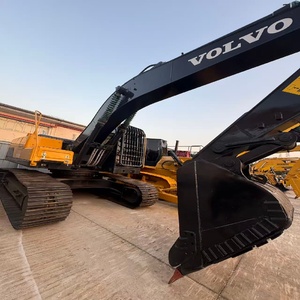 Excavatrice sur chenilles hydraulique Volvo EC210 de 21 tonnes pour travaux de construction, de terrassement et de voirie - Product Image 3