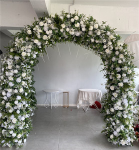 Arco Floreale Rotondo Personalizzato Verde Scuro con Rose di Seta e Amaranto, Decorazione Verde <span class=keywords><strong>Colorata</strong></span> - Product Image 4