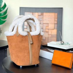 100% Artisan <strong>Handmade</strong> Hand-stitched Genuine Leather Bucket Bag Sheepskin Fur Bag for Women - Product Image 1