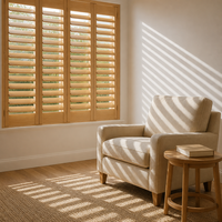Volets en bois pour fenêtres, persiennes pour la décoration de villas, jardins et balcons