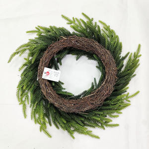 Corona de pino de Norfolk Real Touch de 20 pulgadas para decoración navideña, guirnalda navideña de <span class=keywords><strong>Araucaria</strong></span>, corona navideña de ratán, superventas - Product Image 2