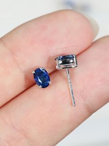 Pendientes Xinfly de Oro Blanco de 18k con Zafiro Azul de 0.68ct y Diamantes - Product Image 4