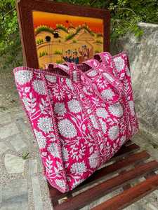 Bolso de Mano Acolchado de Algodón con Estampado de Bloques, Cómodo y Duradero, para Viajes y Compras - Product Image 2