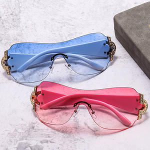 81034/Europe états-unis femmes Y2K chaud nouveau grand cadre <span class=keywords><strong>lunettes</strong></span> de soleil rouge sans monture diamant millénaire <span class=keywords><strong>lunettes</strong></span> <span class=keywords><strong>en</strong></span> <span class=keywords><strong>ligne</strong></span> croix - Product Image 4