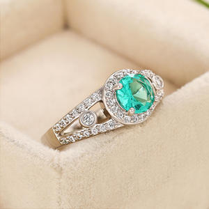 Anello da Donna Q425 in Argento 925 con Zirconi, Taglio Brillante Rotondo, Montatura a Pavé, Anelli con Gemme per Fidanzamento, Gioielleria Fine - Product Image 4