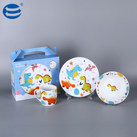 Vente chaude Ensemble de vaisselle en porcelaine pour enfants au design mignon d'animaux de dessin animé, sans danger pour le contact alimentaire, avec emballage en boîte de couleur