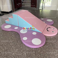 Peralatan bermain lembut bahan PVC putih Macarons