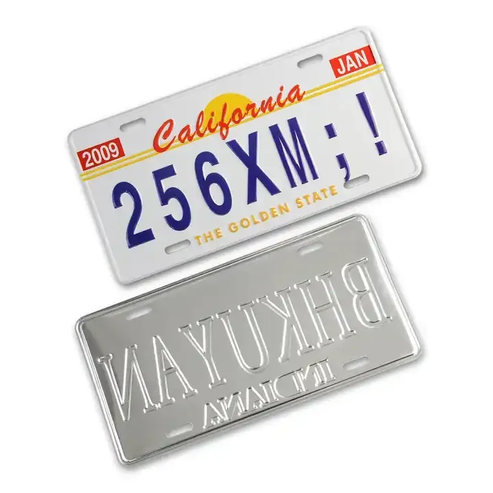 데코를위한 도매 사용자 정의 로고 양각 디자인 알루미늄 미니 번호판 자동차 판