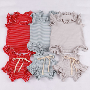 Set di 2 Pezzi per Neonata, Completo in Cotone Waffle con Volant, Body e Pantaloncini, Outfit Estivo per Bambina - Product Image 1