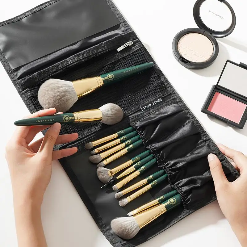 Hot Sale 13Pcs Luxury Foundation Makeup Brushes Green Kit Wooden Handle Soft Hair Branding Eyeshadow Brushes Set With Bag