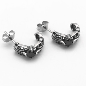 Pendientes de acero de titanio yunnique con incrustaciones de circonita, diseño geométrico en forma de luna, color blanco y negro - Product Image 2