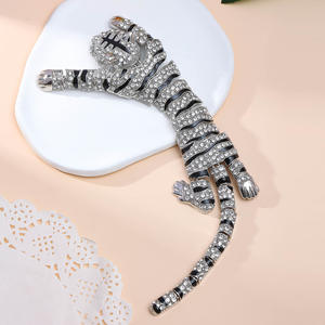 Lateefah nueva llegada Unisex Vintage broche Pin joyería aleación Tigre diseño diamante broche - Product Image 2