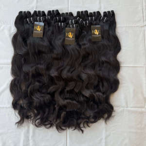 Extensiones de tejido de pelo rizado recto ondulado crudo de la Virgen India Paquetes de cabello humano de visón crudo camboyano Onda profunda suelta Super Wave - Product Image 1