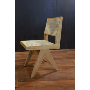 Experimente la elegancia atemporal con la silla auxiliar Anthon de ratán, expertamente fabricada con madera de teca lisa y ratán tejido. - Product Image 3