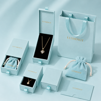 Boîte cadeau de luxe pour bijoux, emballage rigide en papier personnalisé avec logo pour bagues, boucles d'oreilles, colliers