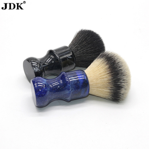 Meilleure vente en gros de <span class=keywords><strong>brosse</strong></span> <span class=keywords><strong>à</strong></span> <span class=keywords><strong>barbe</strong></span> <span class=keywords><strong>à</strong></span> manche en résine blaireau synthétique <span class=keywords><strong>brosse</strong></span> <span class=keywords><strong>à</strong></span> <span class=keywords><strong>barbe</strong></span> <span class=keywords><strong>à</strong></span> poils de blaireau - Product Image 3