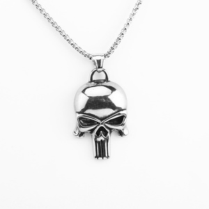 Collar con Colgante de Calavera Punisher Cristiano de Acero Inoxidable Chapado en Oro de 18K, Joyería para Clubes de Motociclistas con Estilo de Rapero Moderno y Encantador - Product Image 3