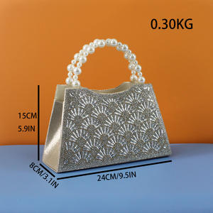 Borsa a Tracolla di Lusso con Manico Corto a Ventaglio con Perle e Cristalli, Design Elegante per Donne - Product Image 5