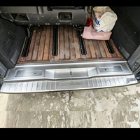 Convient pour remplacer les pièces intérieures des Mercedes VITO 16-26, les pédales en aluminium et les plaques de protection du coffre