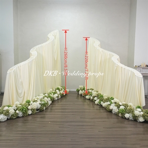 Arco Decorativo de Metal Blanco con Ondas para Bodas, Telón de Fondo para Graduaciones - Product Image 2