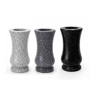 Vase en granit noir royal 28 cm rond, pierre sombre durable, idéal pour la présentation de fleurs dans les cimetières et l'utilisation en extérieur - Product Image 1
