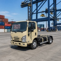 Camion à benne basculante ISUZU ELF 4x2 5-10m3 avec bras à crochet pour la collecte des déchets