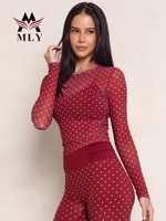 Ensemble de yoga sans couture tendance 2026 rouge bordeaux à pois pour femme : haut court, vêtements de Pilates, leggings et tenue de sport