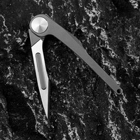 Lame en acier au carbone personnalisée mini couteau pliant de poche avec poignée en alliage de titane pour le camping OEM pris en charge