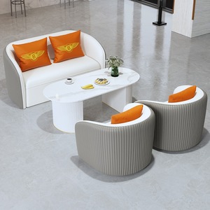 Ensemble <span class=keywords><strong>de</strong></span> chaises <span class=keywords><strong>de</strong></span> table en fer moderne et simple <span class=keywords><strong>Petit</strong></span> <span class=keywords><strong>canapé</strong></span> <span class=keywords><strong>de</strong></span> luxe léger pour réception <span class=keywords><strong>Bureau</strong></span> Thé pour villa Magasins <span class=keywords><strong>de</strong></span> vêtements - Product Image 1