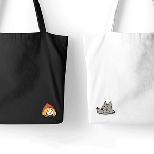 Personnalisé créatif <span class=keywords><strong>et</strong></span> mignon <span class=keywords><strong>petit</strong></span> <span class=keywords><strong>chaperon</strong></span> <span class=keywords><strong>rouge</strong></span> <span class=keywords><strong>et</strong></span> <span class=keywords><strong>le</strong></span> <span class=keywords><strong>loup</strong></span> ensemble noir nickelé en alliage de zinc émail dur broches cadeau broche - Product Image 5