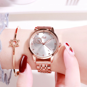 Montre à quartz élégante pour femme en or rose, cadran en strass, montre-bracelet en acier inoxydable - Product Image 1