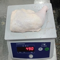 Fournisseur fiable, meilleure qualité, quartiers de cuisse de poulet congelés, emballage en vrac, poulet halal de première qualité à vendre
