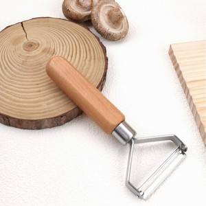 Éplucheur à manche en bois, lame en acier inoxydable, facile à nettoyer, pour fruits et légumes, usage domestique et en cuisine - Product Image 2