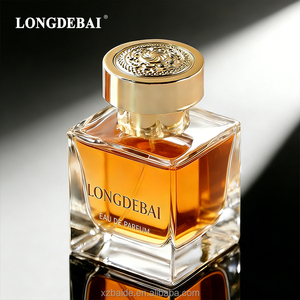 Botellas de Perfume de Vidrio Transparente Vacías, Simples y de Lujo, con Logotipo Personalizado, 30ml 50ml <span class=keywords><strong>100ml</strong></span>, Botella de Perfume Cuadrada con Tapa Dorada - Product Image 1