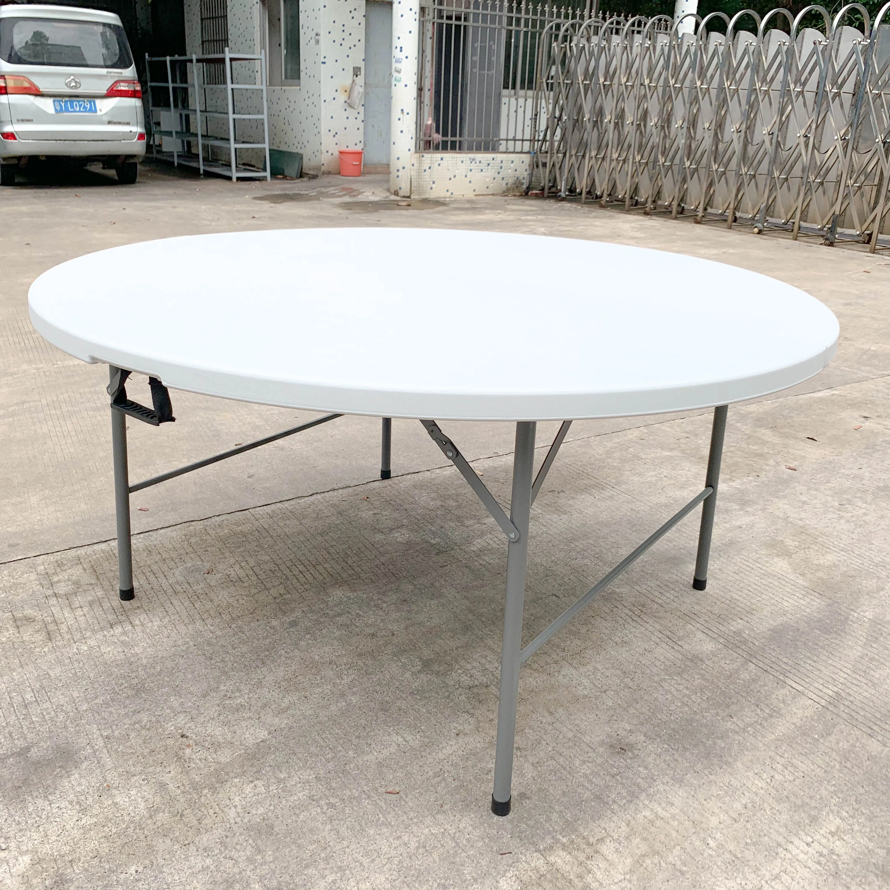 6ft 180cm Heavy Duty Outdoor Wedding Catering Party Dining Tables rondes pliantes en plastique pour événements