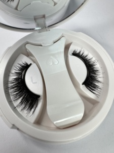 Cheveux synthétiques faits à la main Portable <span class=keywords><strong>applicateur</strong></span> de <span class=keywords><strong>cils</strong></span> magnétiques mise à niveau 3 aimant 0.07MM épaisseur <span class=keywords><strong>faux</strong></span> <span class=keywords><strong>cils</strong></span> pour une usure facile - Product Image 2