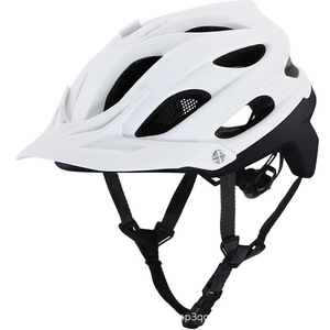 Casque de cyclisme pour adultes, réglable, moulé en une seule pièce, avec visière pour VTT, rouge - Product Image 4