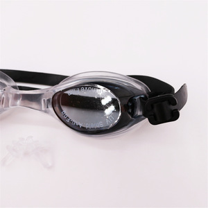 แว่นตาว่ายน้ำสำหรับผู้ใหญ่ เลนส์ PC ป้องกันฝ้า ซิลิโคน ใส่ได้ทุกขนาด สีแดง สีดำ สีฟ้าอ่อน สีม่วง - Product Image 4