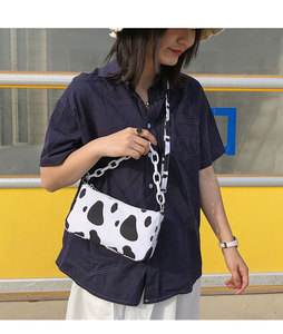 2020 nouveau design <span class=keywords><strong>blanc</strong></span> <span class=keywords><strong>et</strong></span> <span class=keywords><strong>noir</strong></span> vache imprimer petit aisselle épaule bandoulière sacs à main pour les femmes - Product Image 6