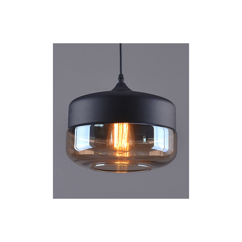 Un nero sotto l'ambra