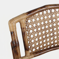 Chaise en plastique durable imitation bambou avec dossier solide et design pliable pour les fêtes de jardin et les événements commerciaux