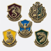 Épingles de revers personnalisées avec logo, style moderne et vintage, pour anime, en métal peint, avec motifs sportifs et floraux, vente en gros
