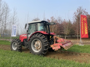 Tracteur Massey Ferguson 1204 Xtra Chine Haute efficacité avec Coupe d'herbe et charrue vendre - Product Image 2