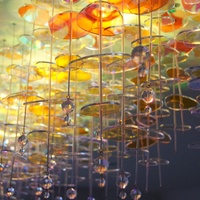 Lustre ovale suspendu en verre coloré de style feuilles, fabriqué par le fabricant principal de Zhongshan, pour club, bar à vin, hôtel