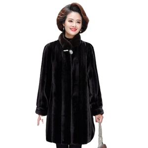 2022 meilleur prix mode belle vente chaude nouveau vison vers le bas femmes long <span class=keywords><strong>manteau</strong></span> <span class=keywords><strong>manteau</strong></span> de fourrure <span class=keywords><strong>d</strong></span>'âge moyen et personnes âgées vison vers le bas <span class=keywords><strong>manteau</strong></span> - Product Image 1