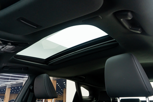 Lexus <span class=keywords><strong>RX</strong></span> 2024 350h AWD Edizione Lusso Usata, Interni in Pelle Scura, Cerchi R19, Tetto Panoramico, <span class=keywords><strong>7</strong></span>.800 Miglia, Guida a Sinistra - Product Image 5