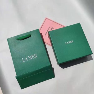 กล่องของขวัญสำหรับเพื่อนเจ้าสาวสีเขียวทรงสี่เหลี่ยม ชุดกล่องของขวัญบรรจุภัณฑ์หรูหราสำหรับคริสต์มาสและปีใหม่ - Product Image 4
